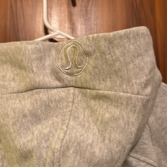 Lululemon Womens Scuba zip up hoodie. Light athletic gray color. Size XL/XXL. - Picture 4 of 5